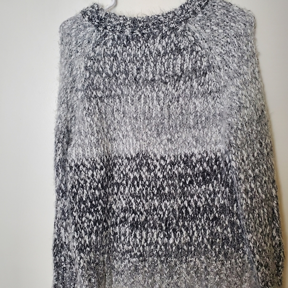 Bobeau Eyelash Sweater - Picture 2 of 6